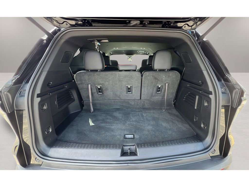 Certified 2024 Chevrolet Traverse Z71 w/ LPO, Floor Liner Package AWD/4WD image 30