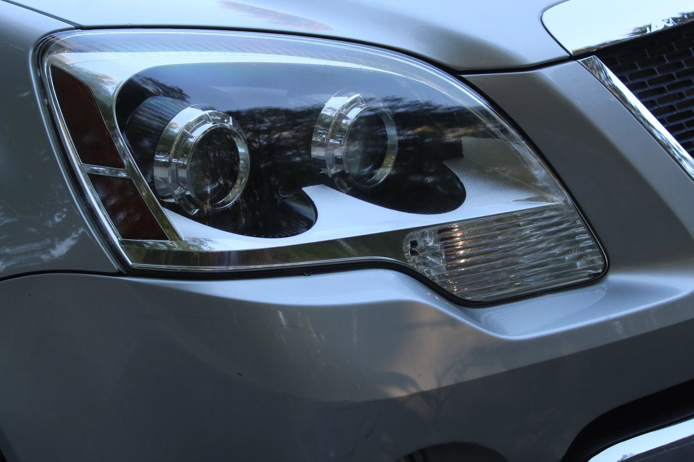 Used 2010 GMC Acadia SLE image 41