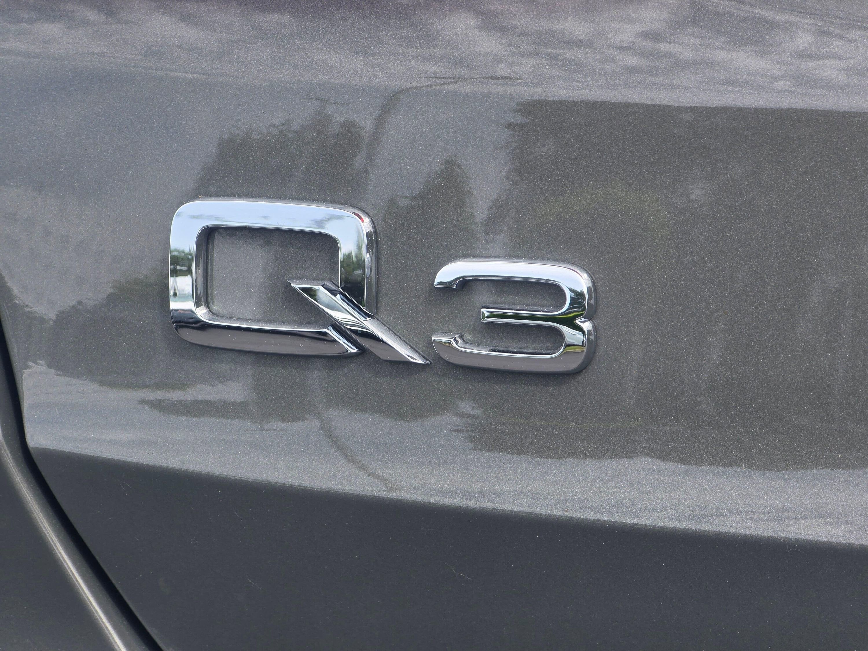 Certified 2025 Audi Q3 2.0T Premium w/ Convenience Package AWD/4WD image 31