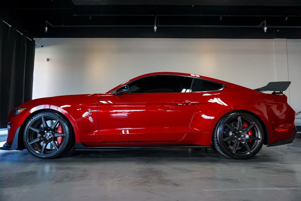 Used 2021 Ford Mustang Shelby GT500 w/ Carbon Fiber Track Pack RWD image 32