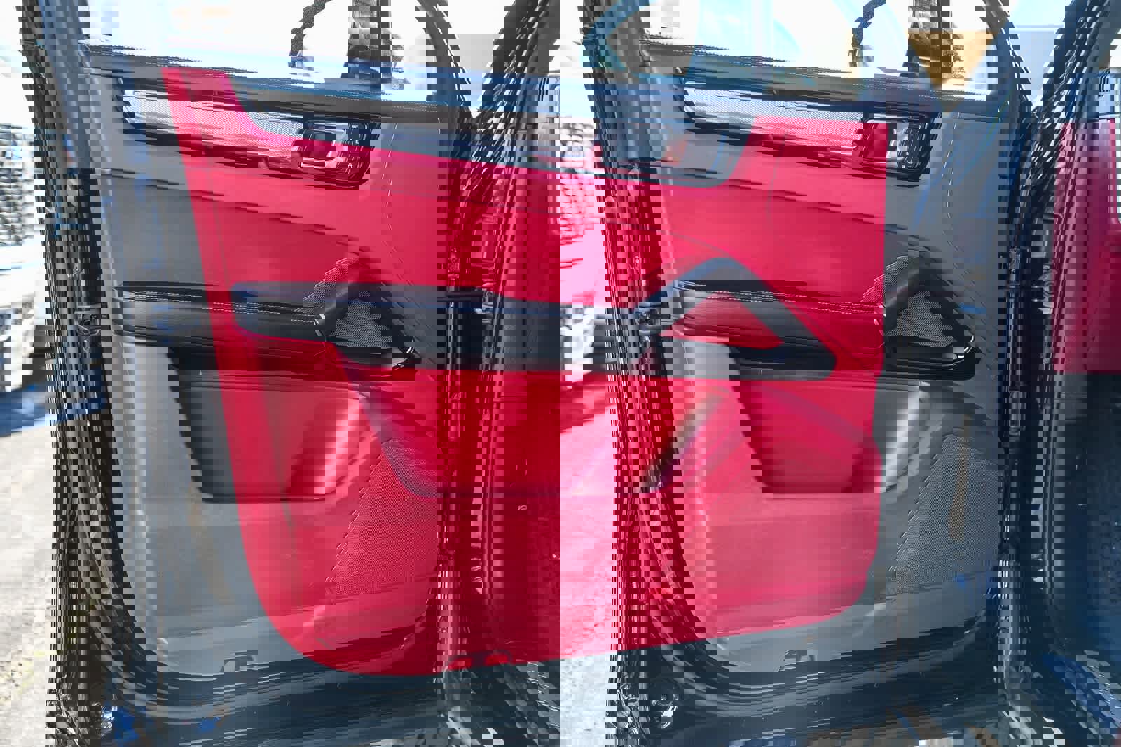 Used 2023 Porsche Cayenne Platinum Edition image 18