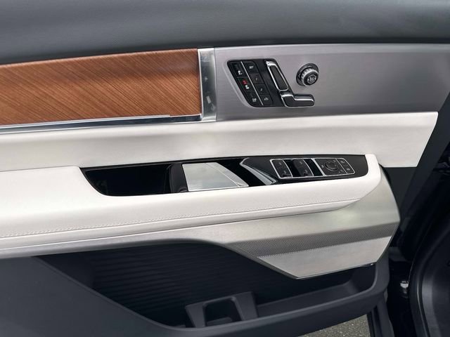 New 2026 Cadillac Vistiq Sport w/ LPO, Floor Liner Package image 18