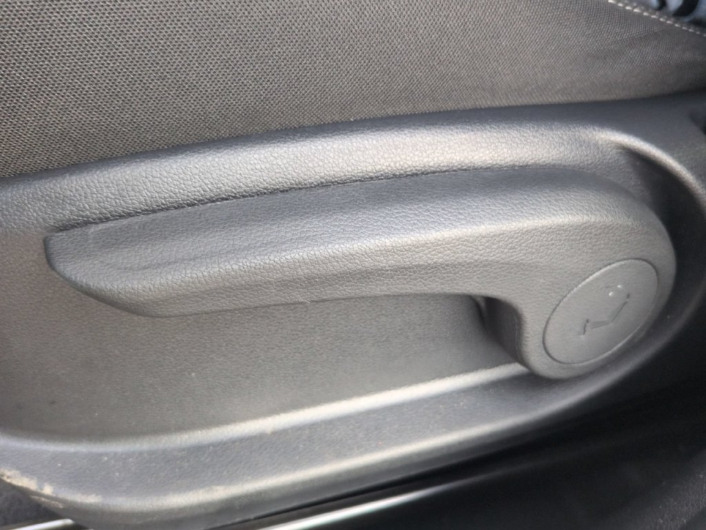 Used 2024 Hyundai Venue SEL FWD image 27
