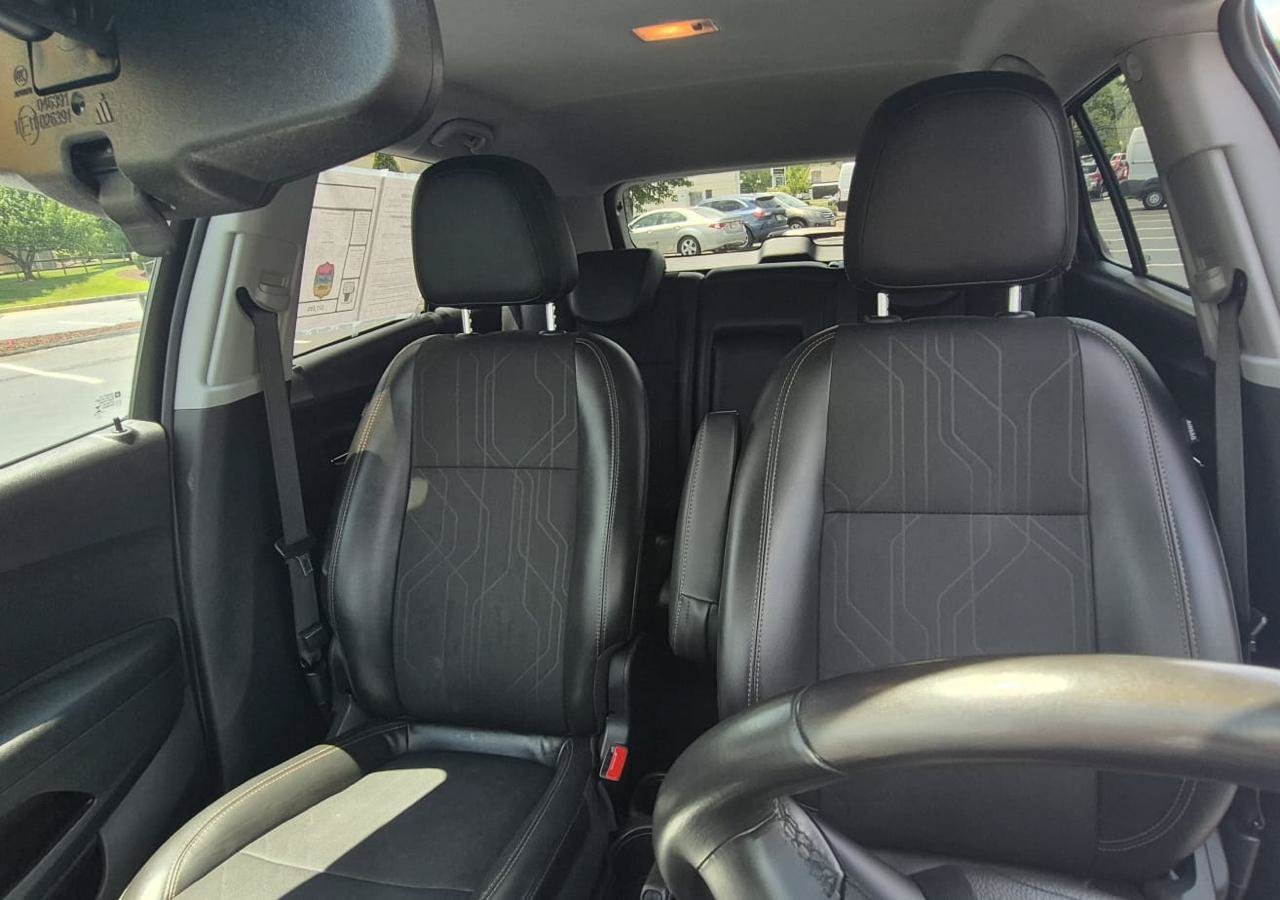 Used 2020 Chevrolet Trax LT w/ Driver Confidence Package FWD image 6