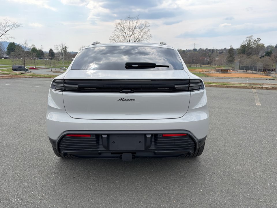New 2026 Porsche Macan Electric RWD image 6