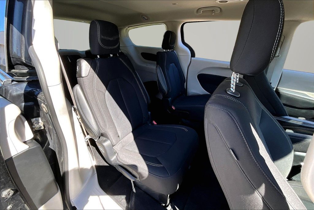 Used 2024 Chrysler Voyager LX FWD image 22