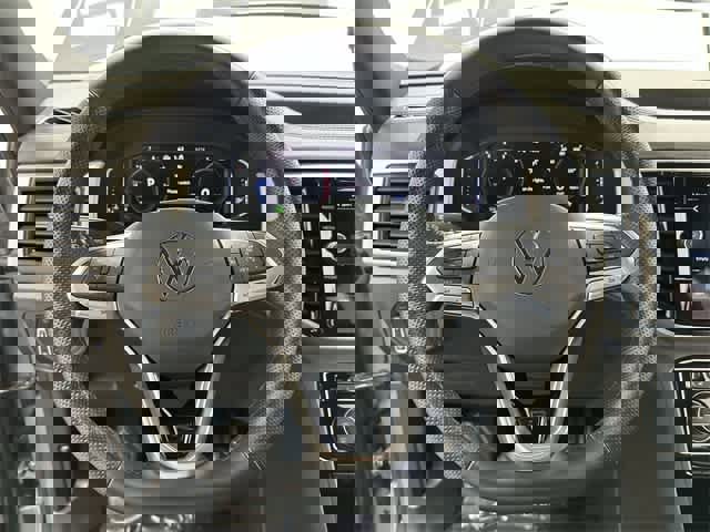 Certified 2023 Volkswagen Atlas Cross Sport SEL R-Line image 8