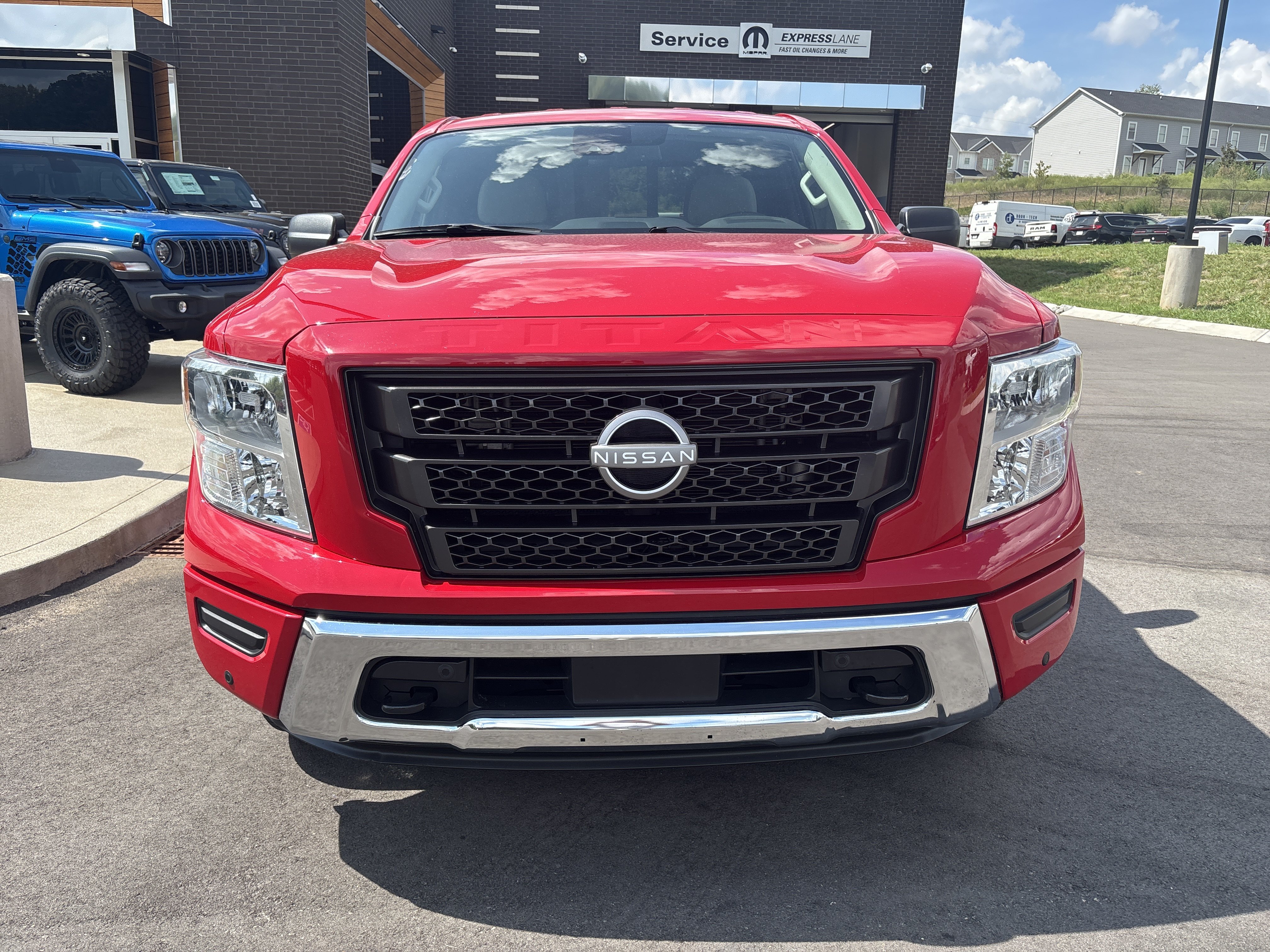 Used 2024 Nissan Titan SV w/ Accessory Utility Package AWD/4WD image 9