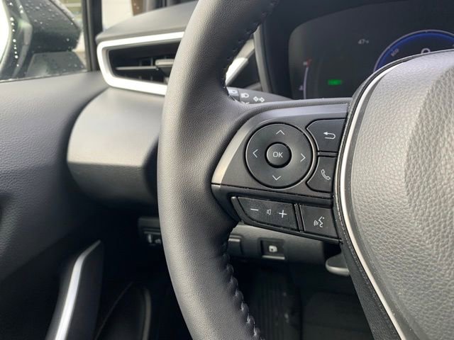 Used 2025 Toyota Corolla SE w/ SE Premium Package image 18