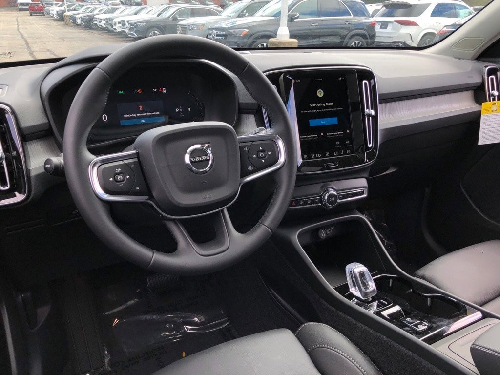New 2026 Volvo XC40 B5 Plus w/ Protection Package Premier AWD/4WD image 16
