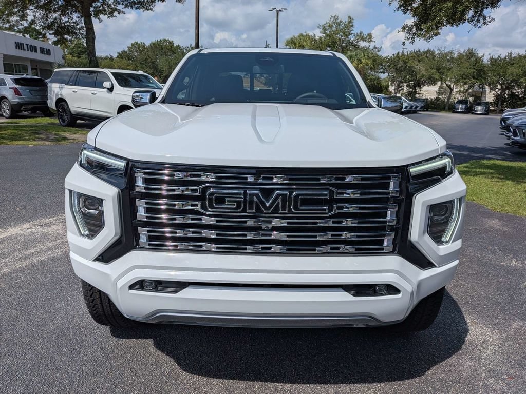 New 2026 GMC Canyon Denali w/ LPO, Black Badging Package AWD/4WD image 9