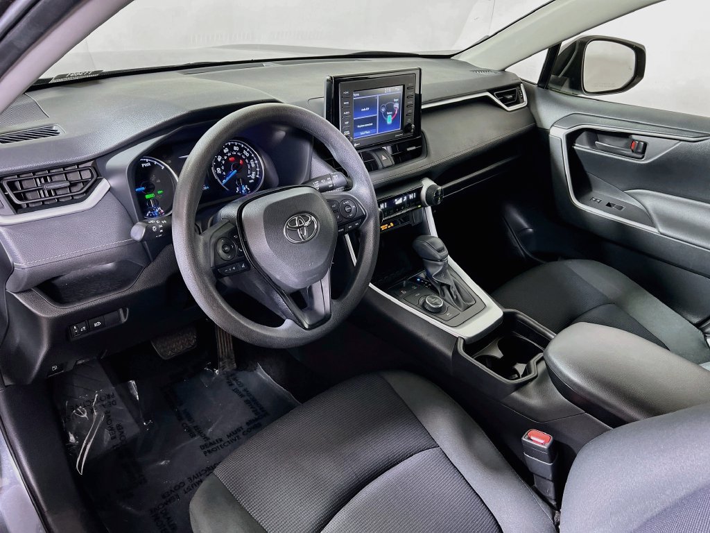 Certified 2020 Toyota RAV4 LE w/ Carpet Mat Package AWD/4WD image 9