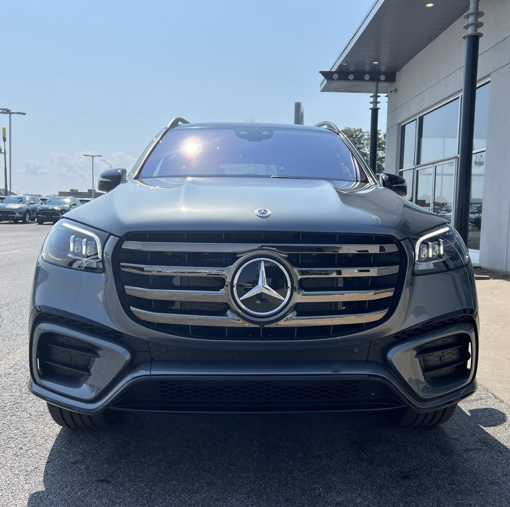 New 2026 Mercedes-Benz GLS 580 4MATIC image 2