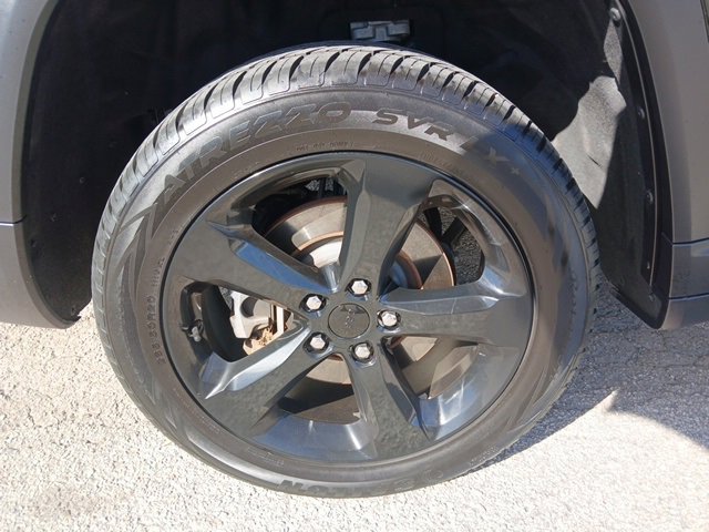 Used 2023 Jeep Grand Cherokee L Laredo image 11