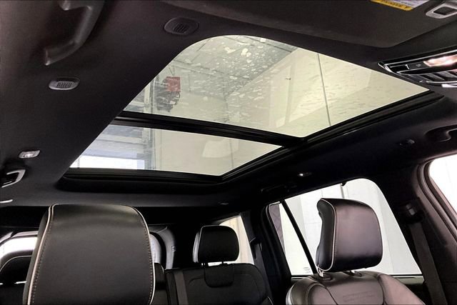 Used 2023 Jeep Grand Cherokee Summit w/ Luxury Tech Group V image 29