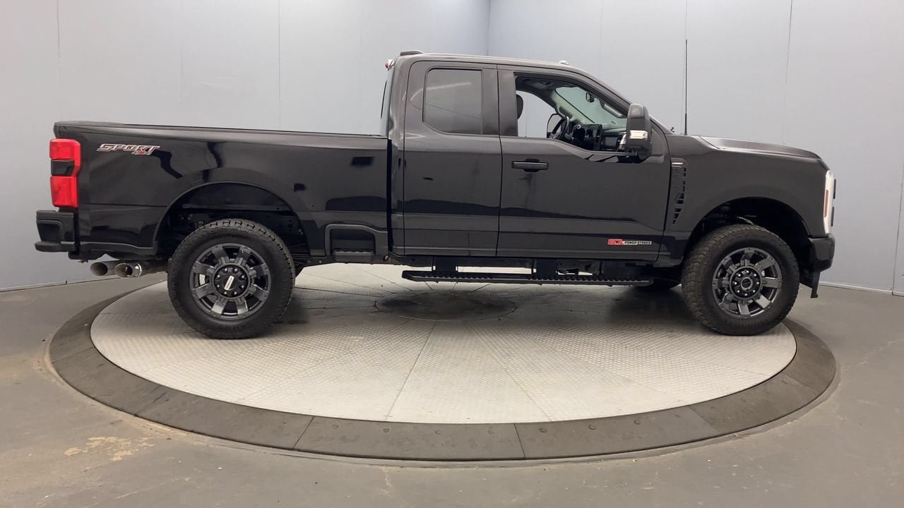 Used 2024 Ford F350 Lariat w/ Sport Appearance Package AWD/4WD image 6