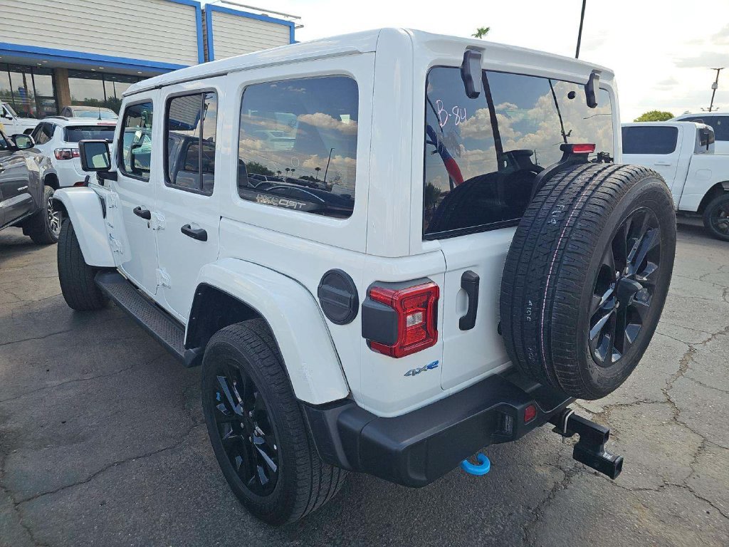 Certified 2022 Jeep Wrangler Unlimited Sahara w/ Cold Weather Group AWD/4WD image 4