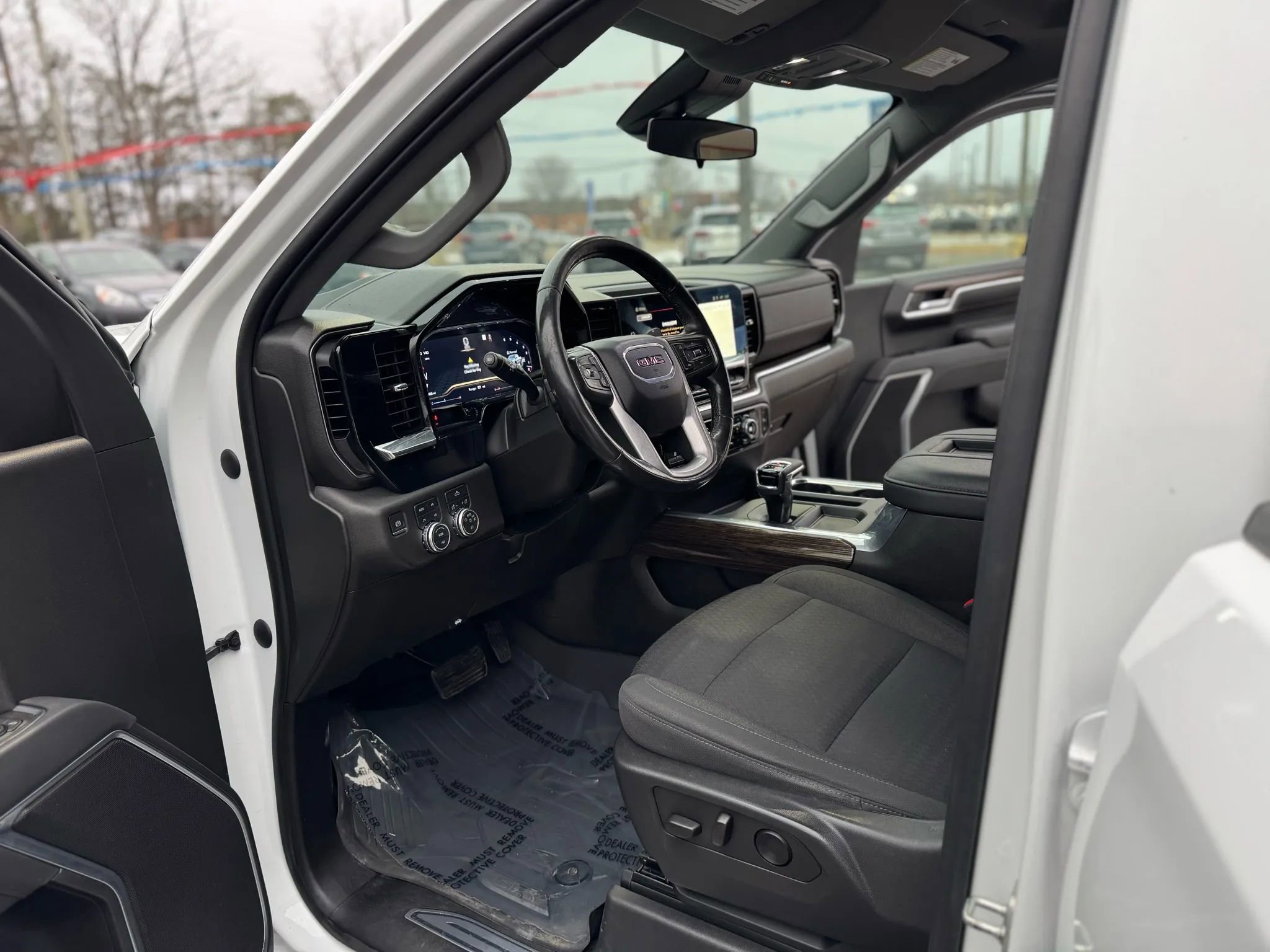 Used 2022 GMC Sierra 1500 Elevation w/ LPO, Elevation Black Package image 12