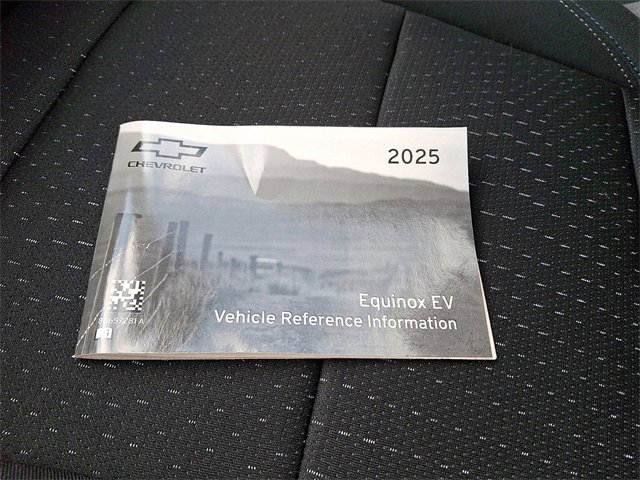 Certified 2025 Chevrolet Equinox EV LT image 26