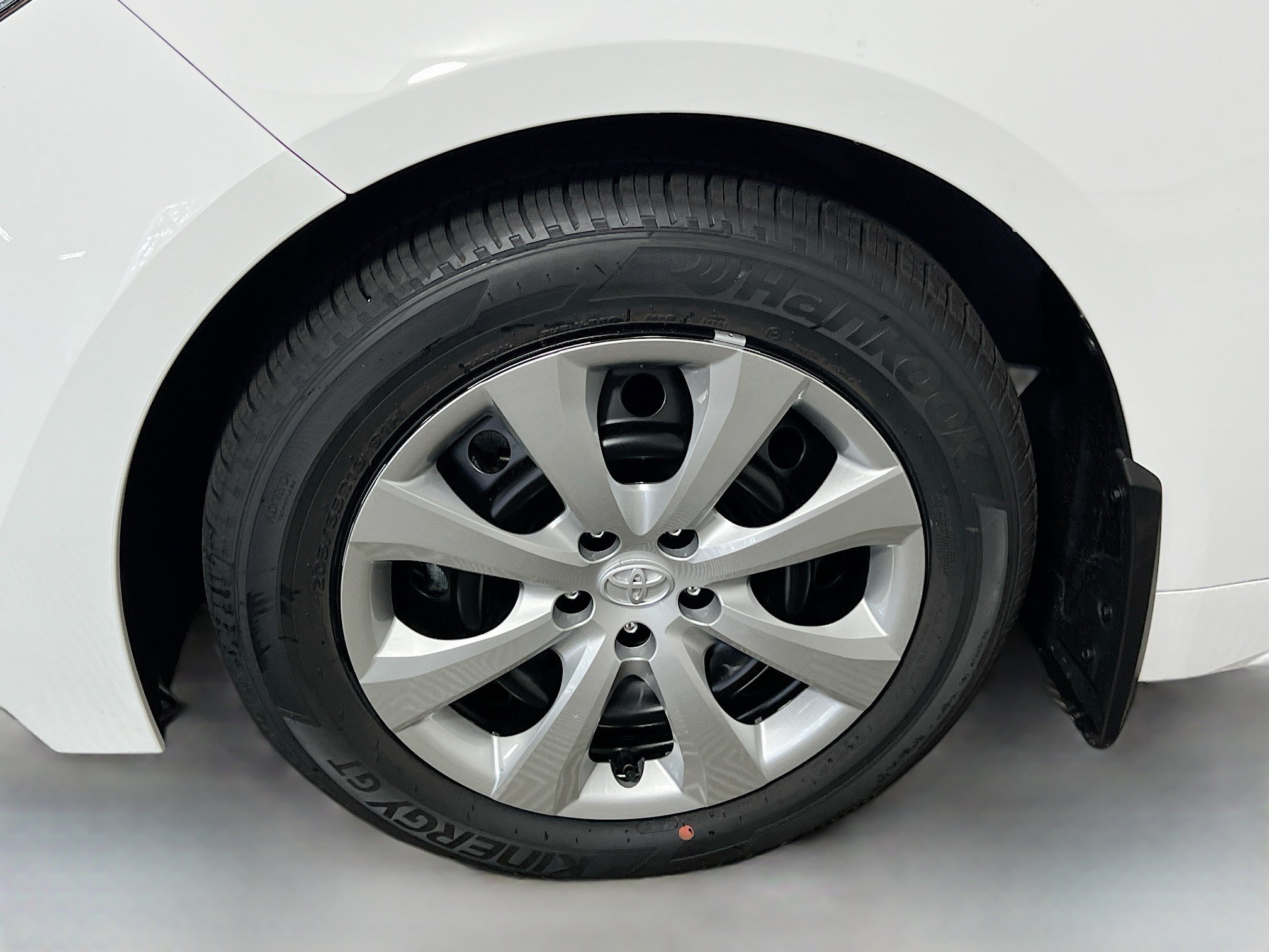 Used 2025 Toyota Corolla LE FWD image 14