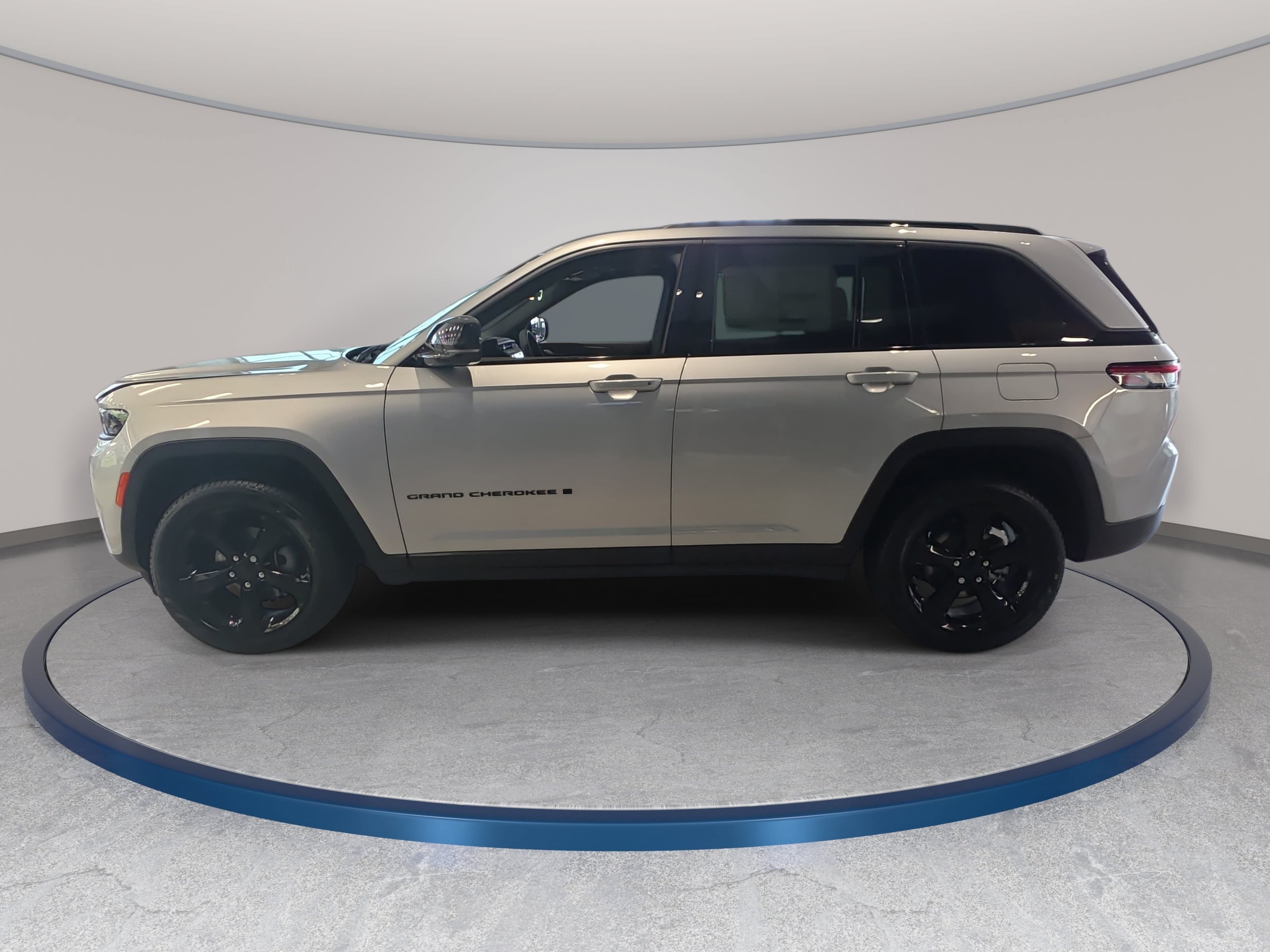 New 2026 Jeep Grand Cherokee Limited w/ Limited Altitude Package AWD/4WD image 8
