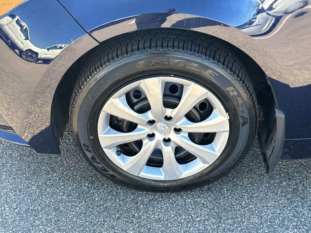 Used 2022 Toyota Corolla LE FWD image 38