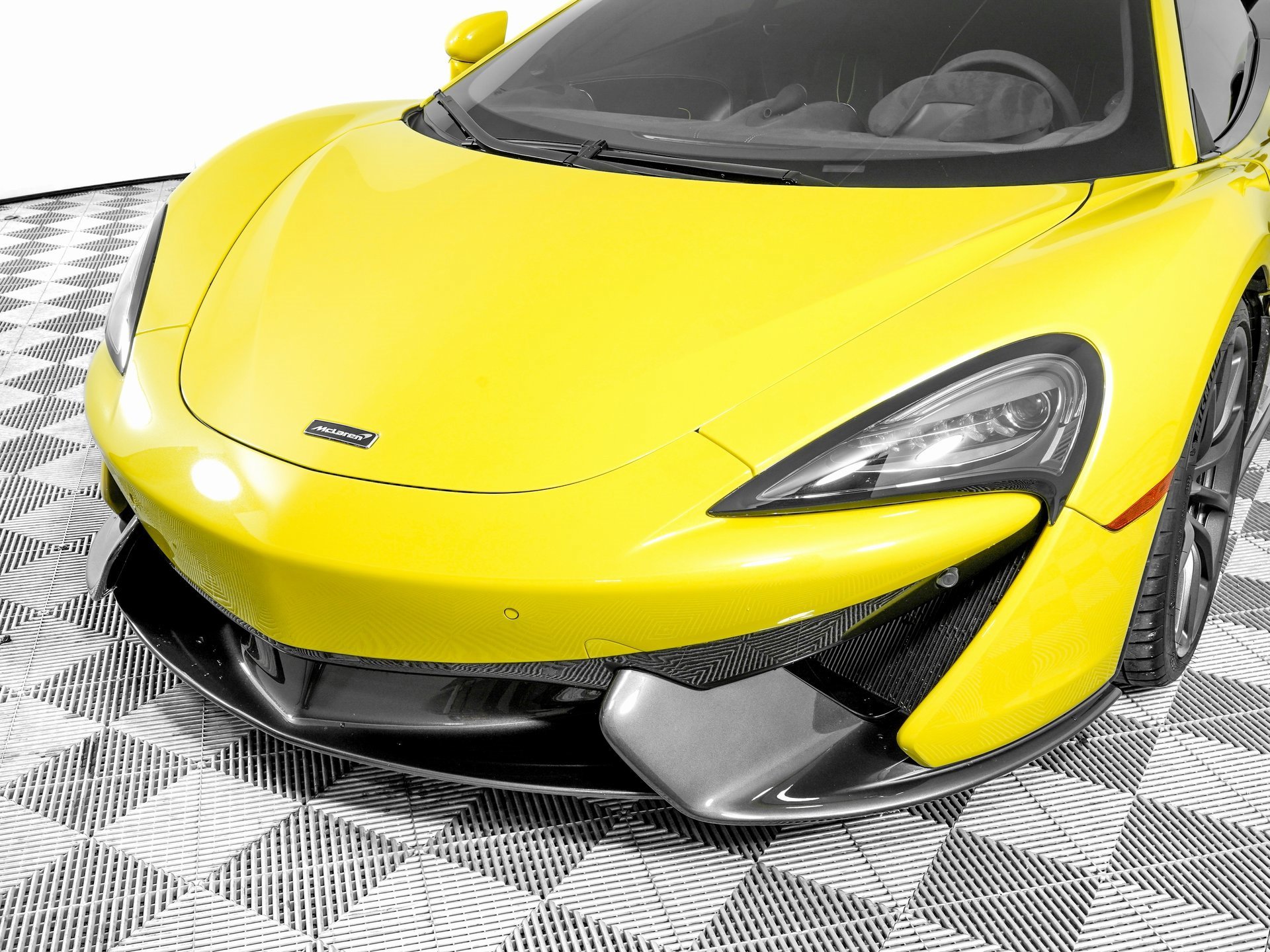 Used 2019 McLaren 570S Coupe image 22