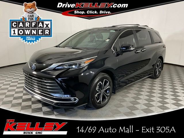 Used 2025 Toyota Sienna Platinum