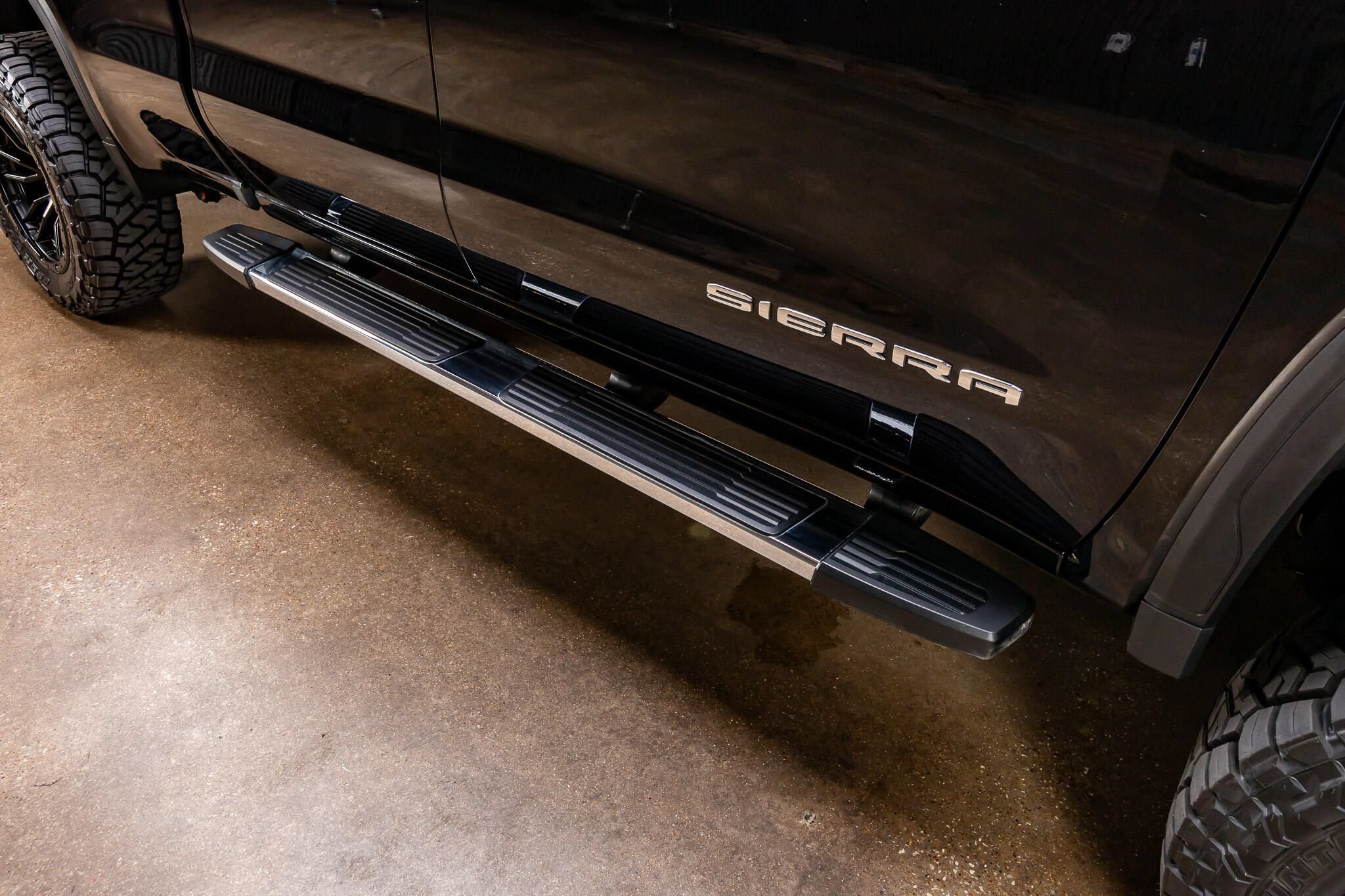Used 2024 GMC Sierra 1500 SLE RWD image 13