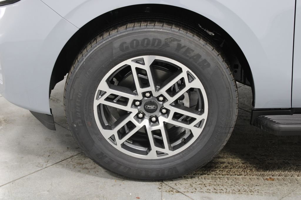 New 2026 Ford Expedition Active image 21