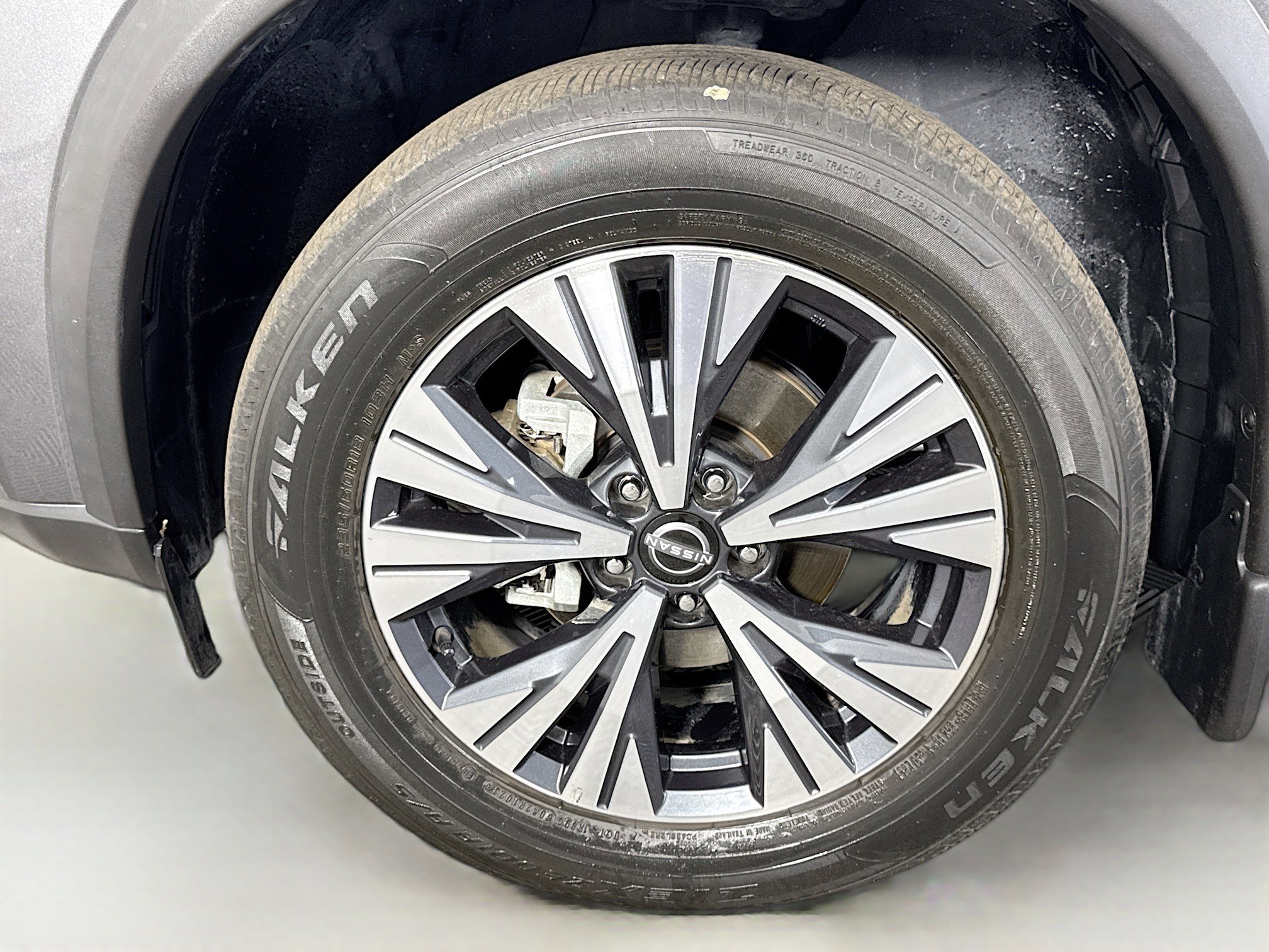 Used 2023 Nissan Rogue SV FWD image 38