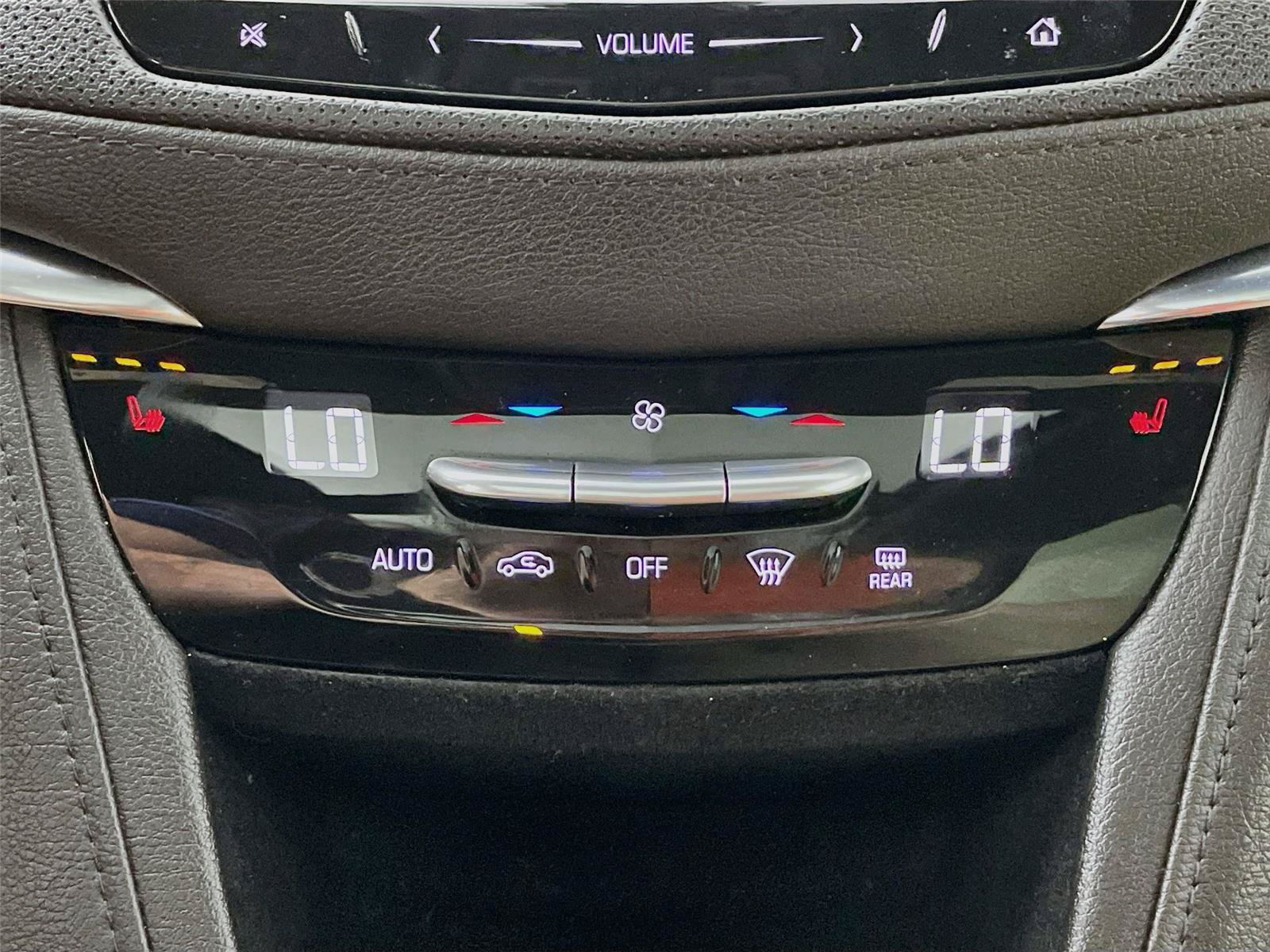 Used 2018 Cadillac XT5 Luxury w/ Driver Awareness Package FWD image 23