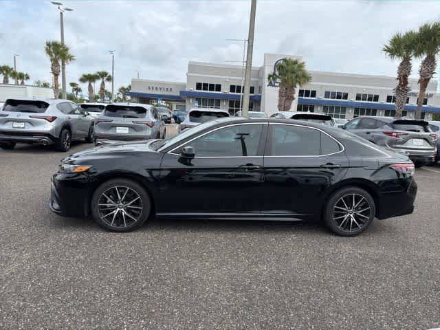Used 2021 Toyota Camry SE FWD image 30