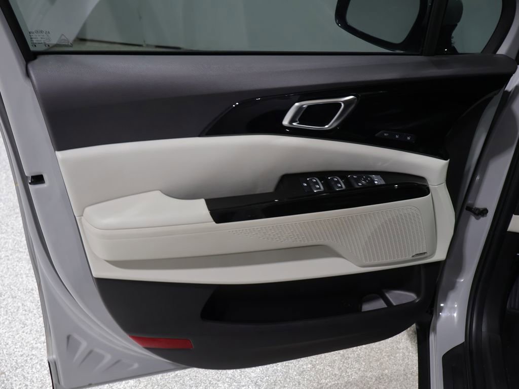 Used 2022 Kia Carnival SX Prestige FWD image 14