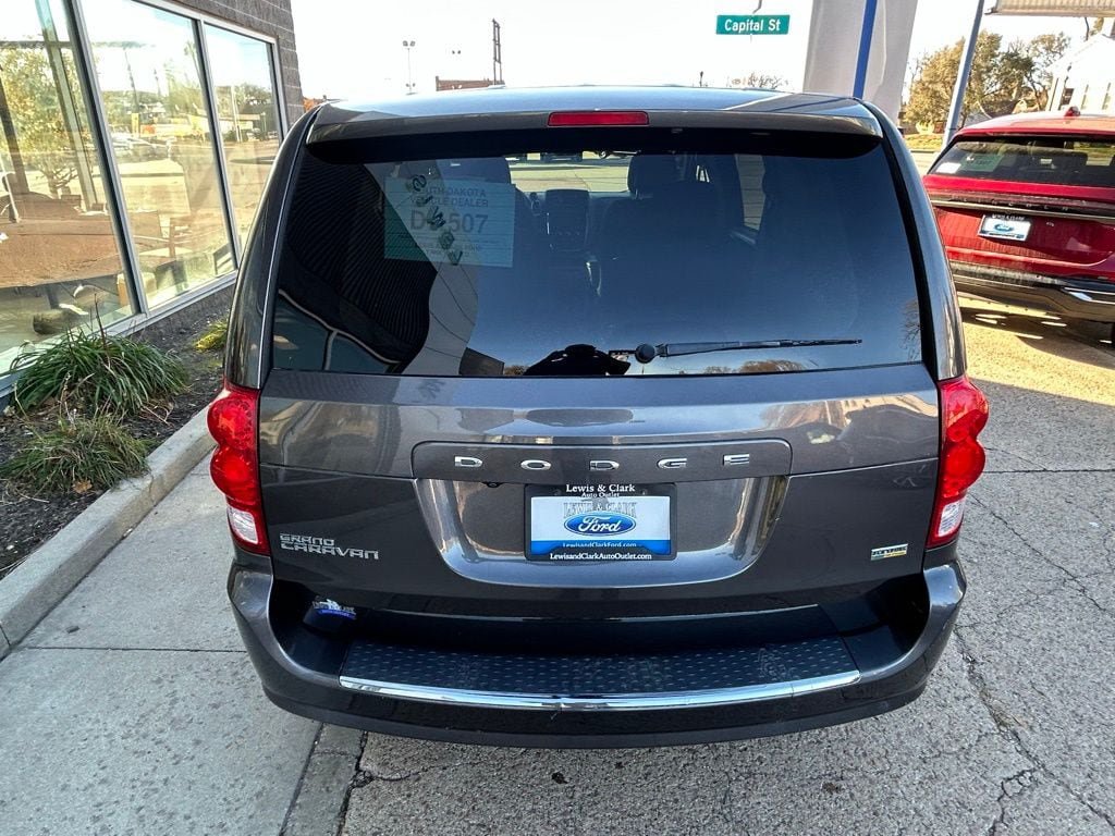 Used 2018 Dodge Grand Caravan SE FWD image 9