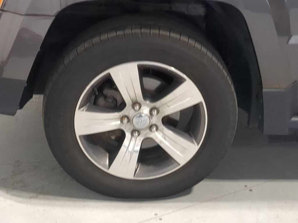 Used 2017 Jeep Patriot High Altitude FWD image 17