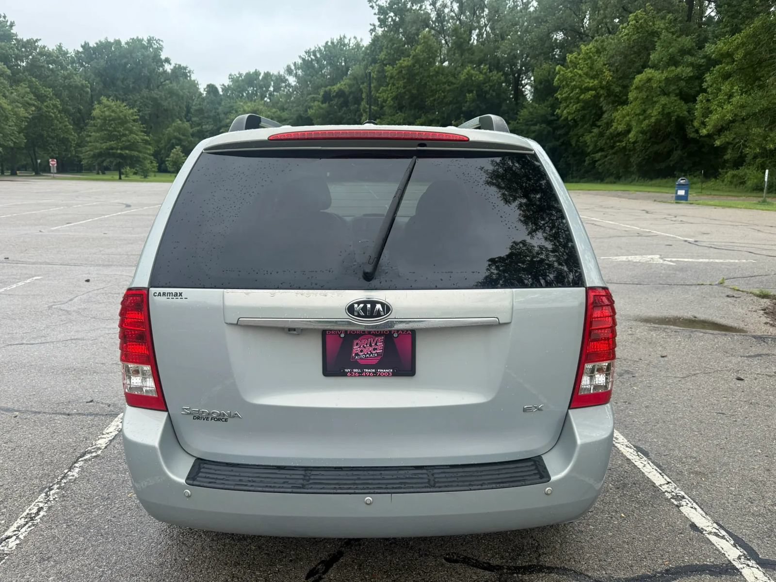 Used 2012 Kia Sedona EX w/ Luxury Pkg FWD image 6