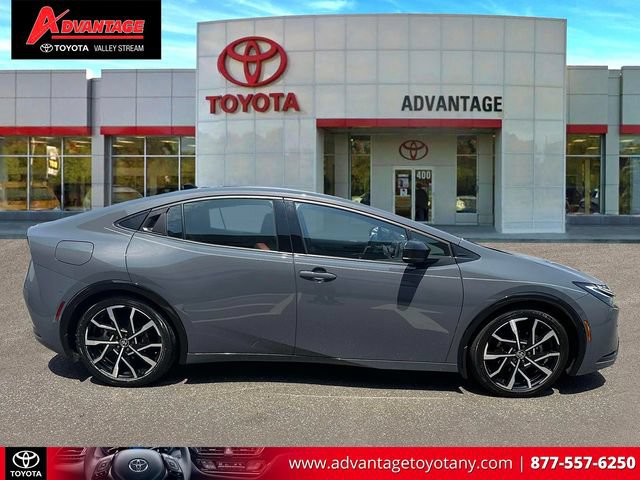 Certified 2026 Toyota Prius Plug-In Hybrid w/ Limited Premium Package FWD image 5
