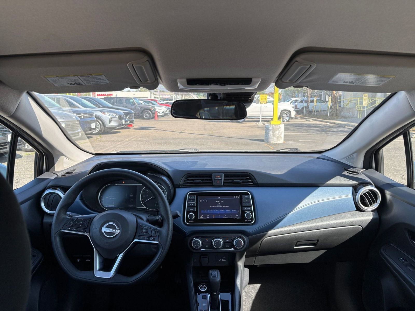 Used 2025 Nissan Versa SV image 31