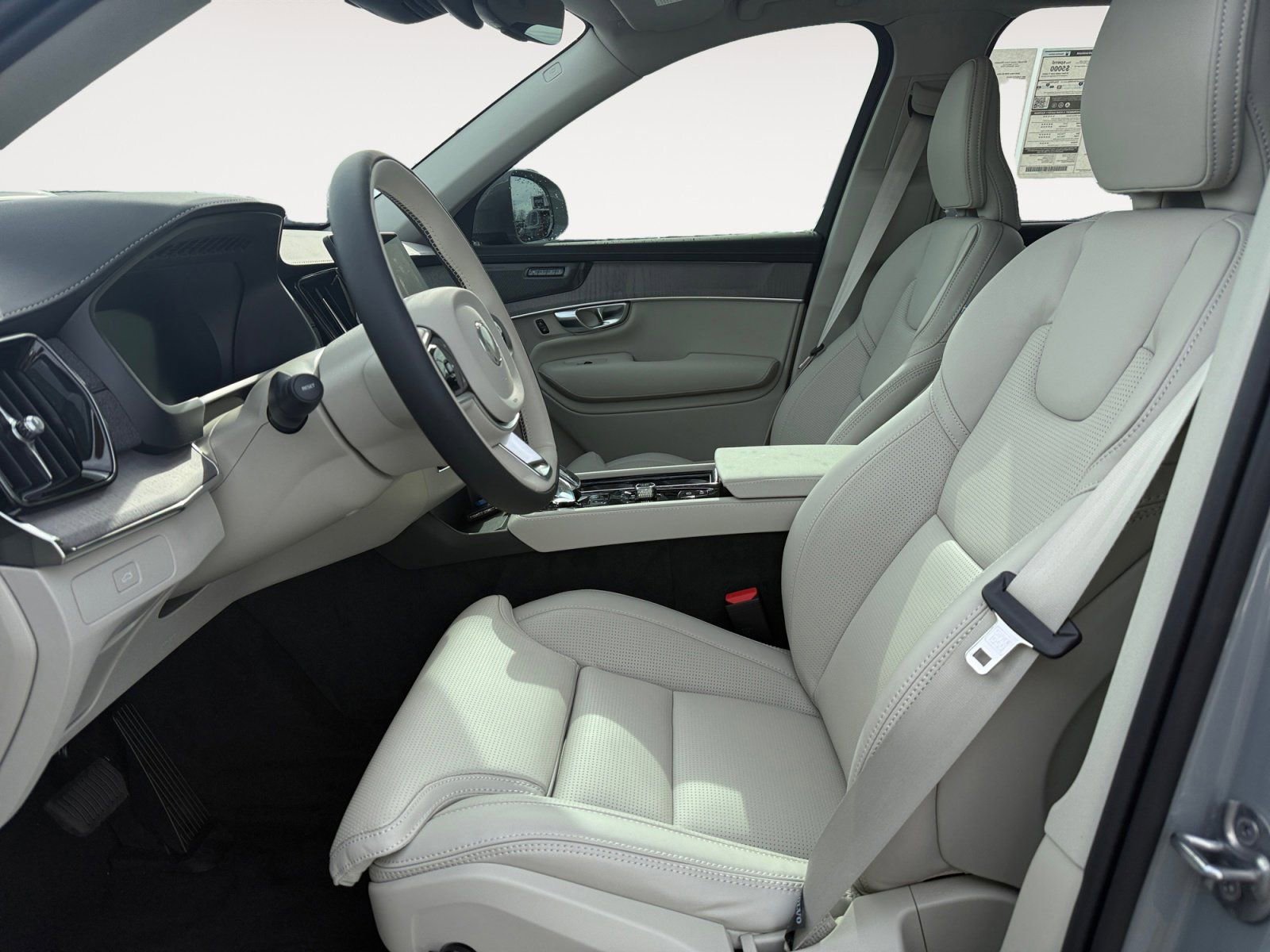 New 2026 Volvo XC90 B6 Ultra w/ Protection Package image 9