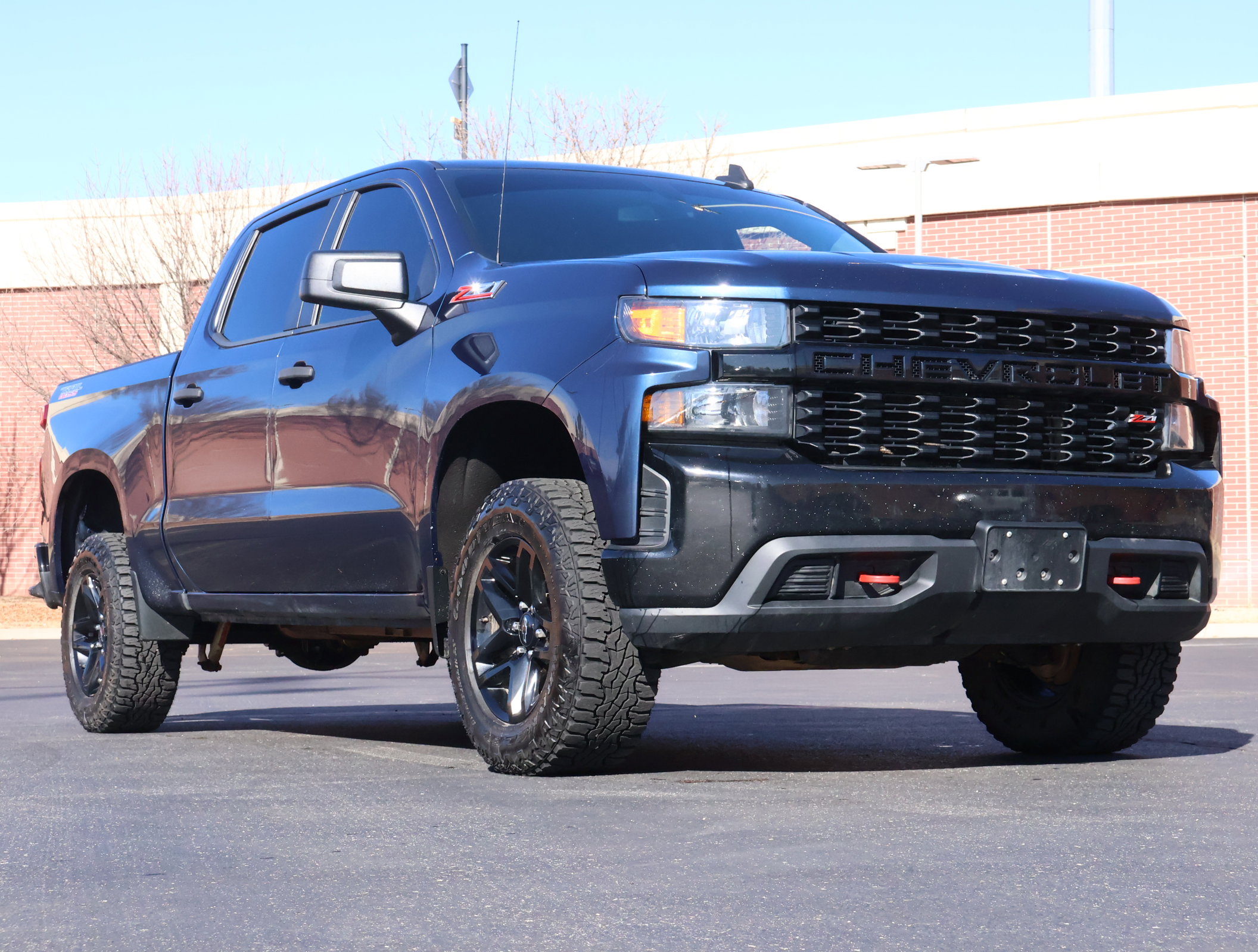 Used 2021 Chevrolet Silverado 1500 Custom Trail Boss w/ LPO, Dark Essentials Package image 1