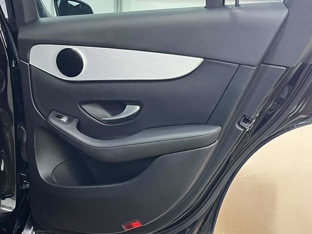 Used 2021 Mercedes-Benz GLC 300 4MATIC image 29