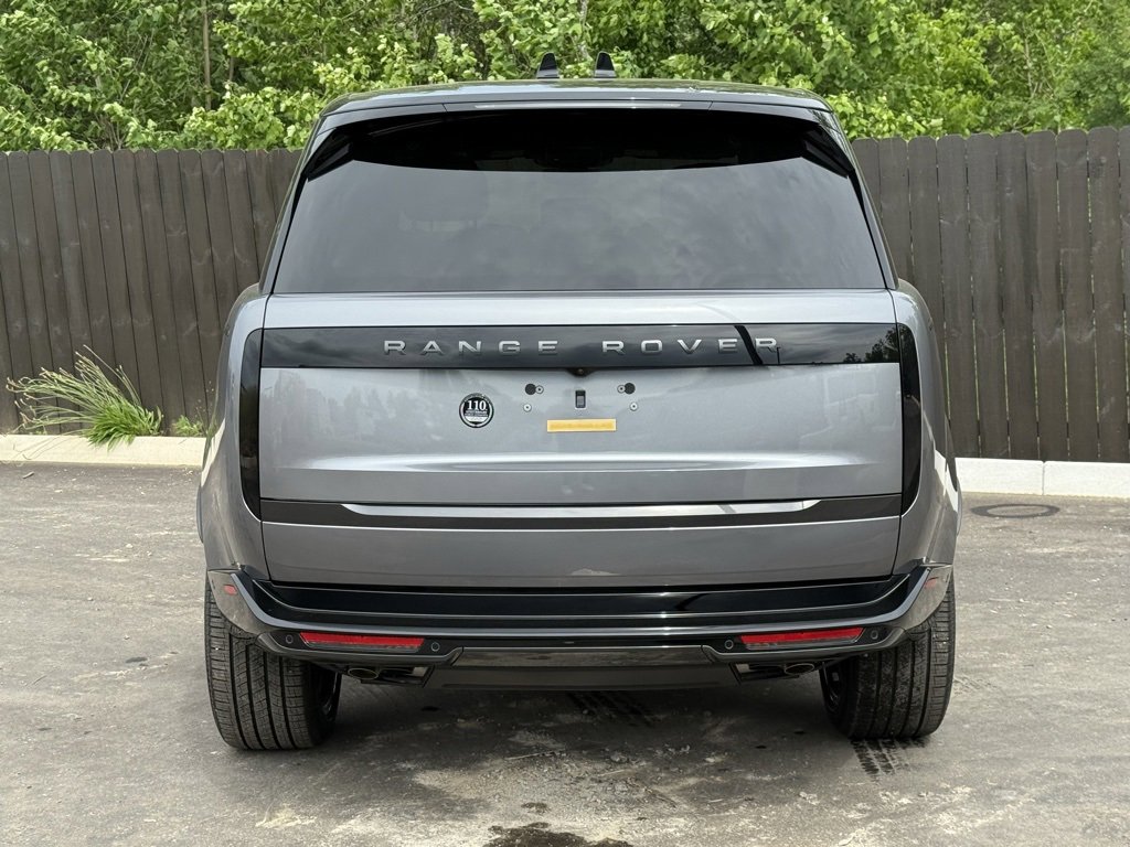 New 2025 Land Rover Range Rover Long Wheelbase SE image 4