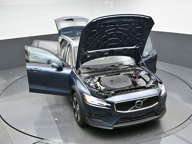 Used 2024 Volvo V60 B5 Cross Country Plus image 49