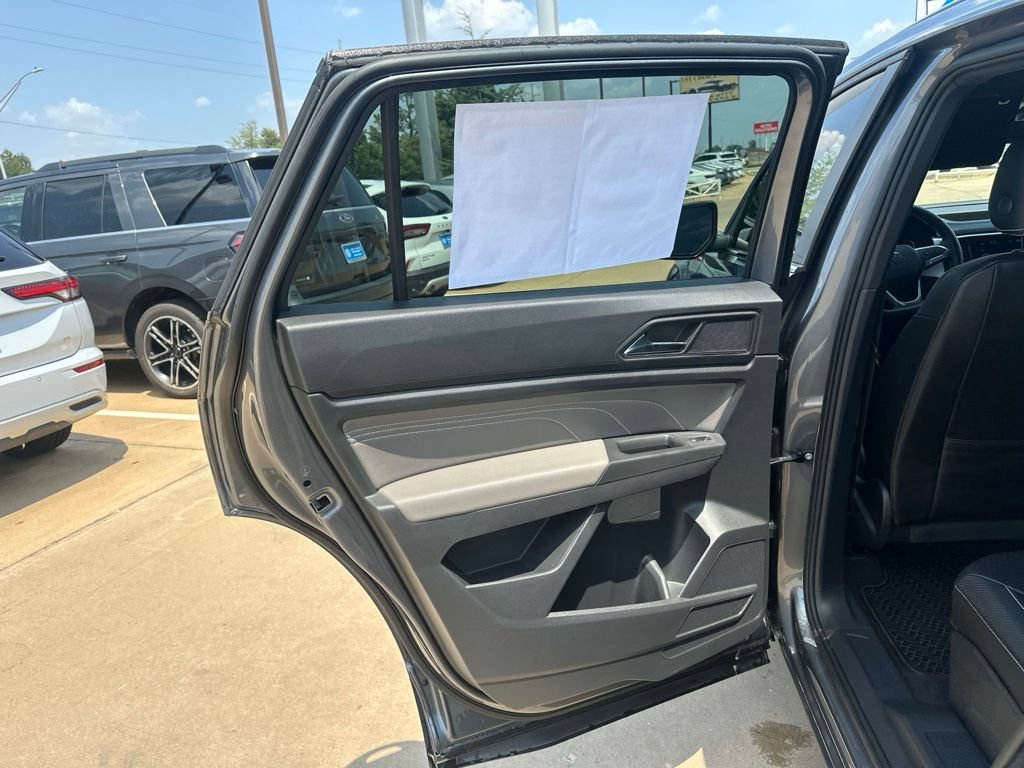 Used 2023 Volkswagen Atlas Cross Sport SE AWD/4WD image 13