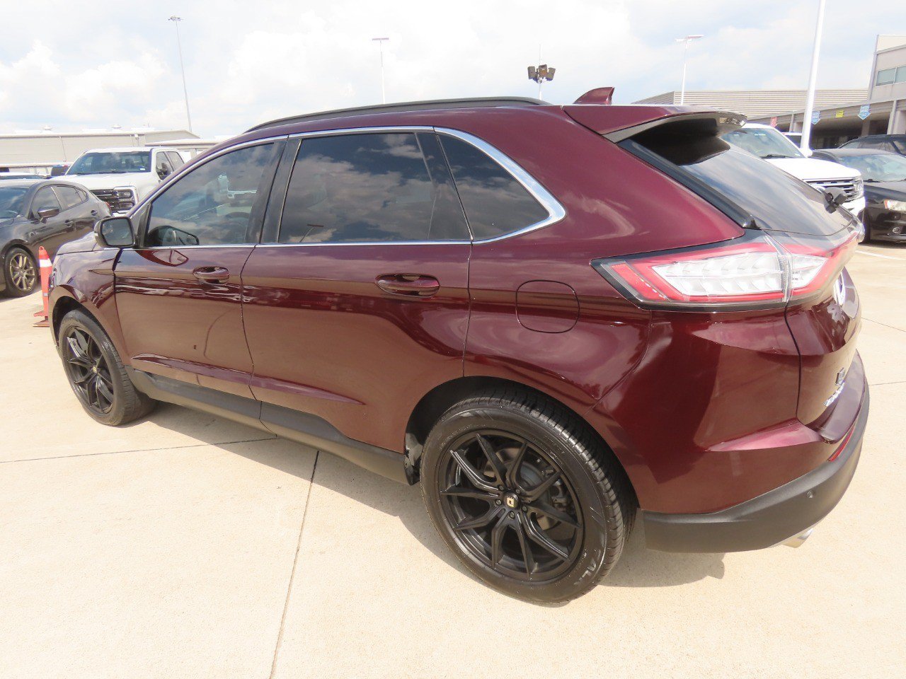 Used 2018 Ford Edge SEL w/ Equipment Group 201A FWD image 17