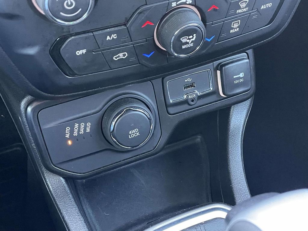 Used 2022 Jeep Renegade Latitude w/ Convenience Group image 39