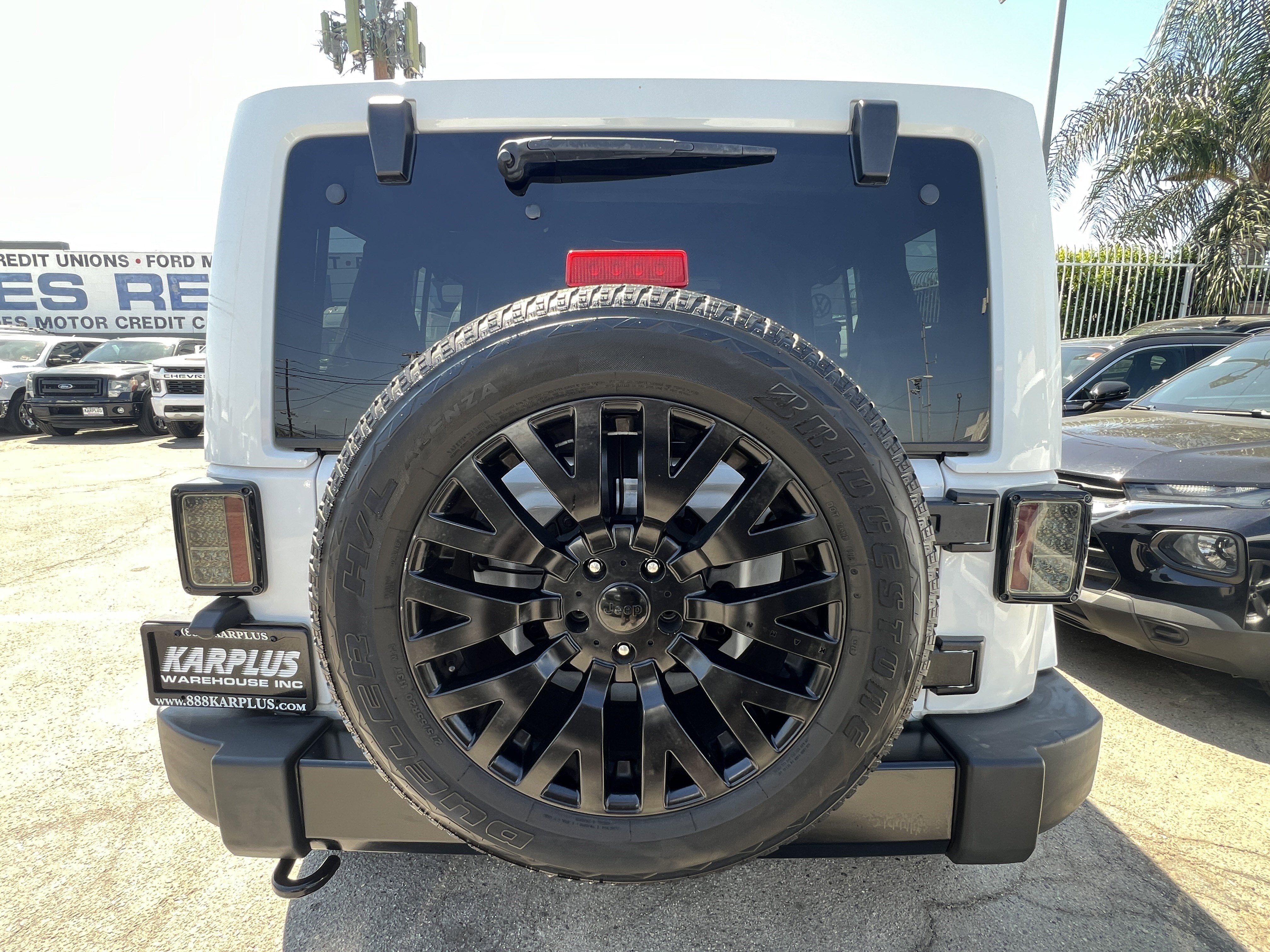 Used 2014 Jeep Wrangler Unlimited Sahara w/ Dual Top Group AWD/4WD image 10