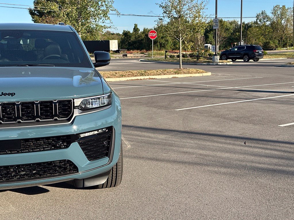 New 2027 Jeep Grand Cherokee L Limited AWD/4WD image 44