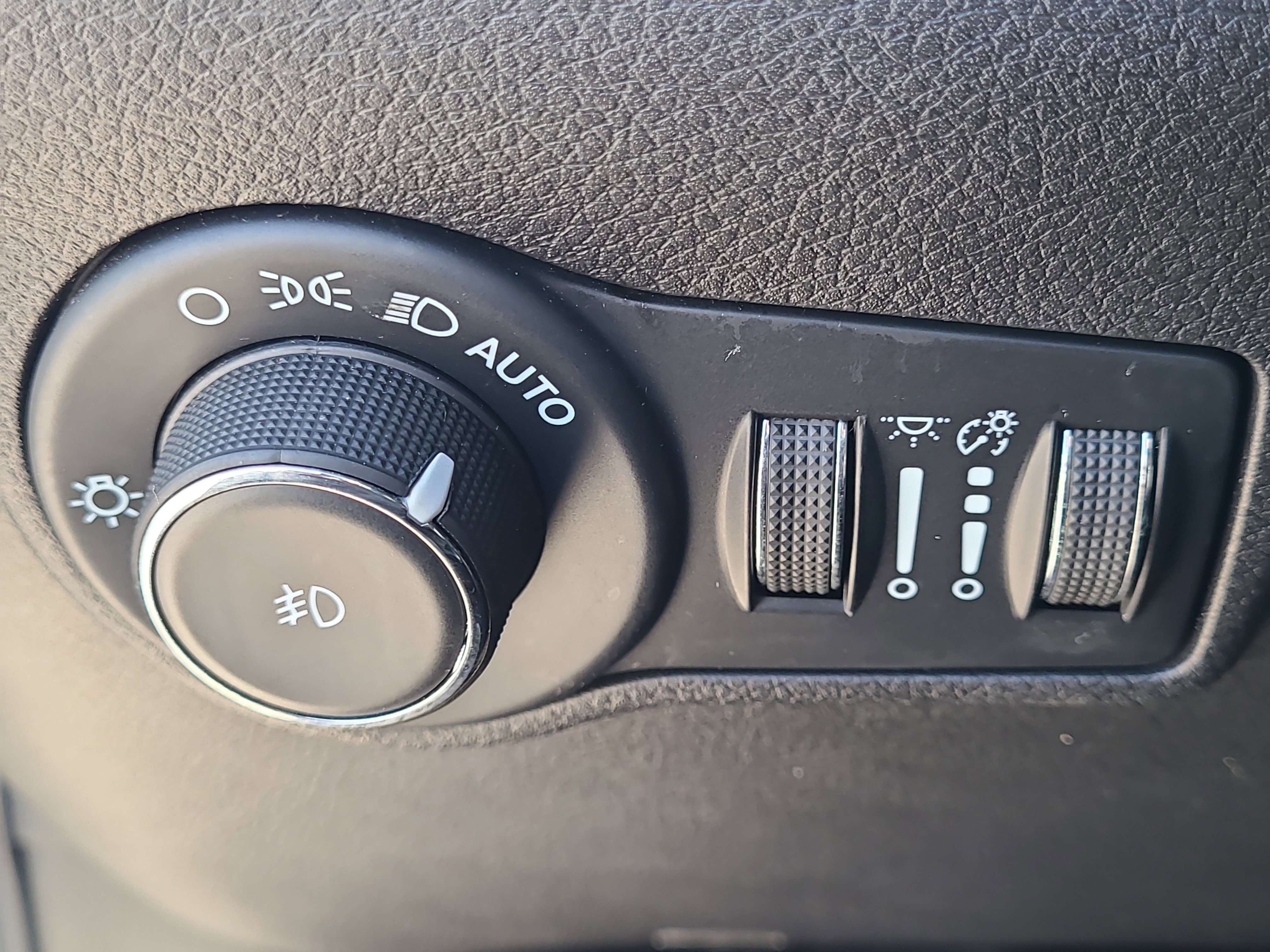 Used 2023 Jeep Compass Latitude AWD/4WD image 18